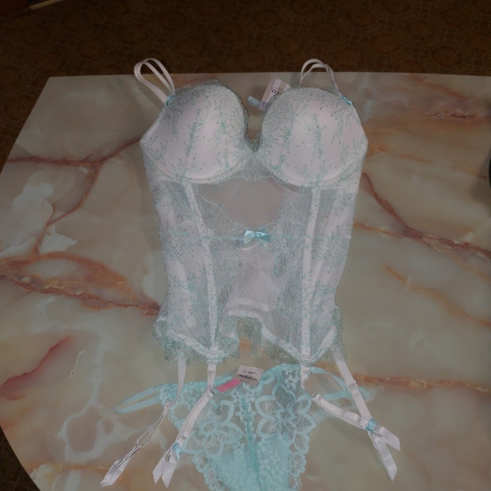 Lingerie Corsett... Bridal collection. NO UNDIES